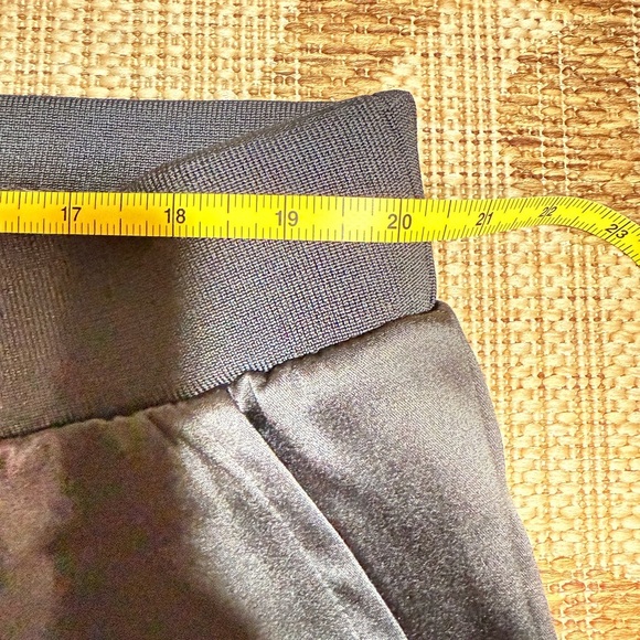 JOGGERS - black satin jogger with side pockets. Black. Size 1XP (petite). New! - Picture 5 of 7